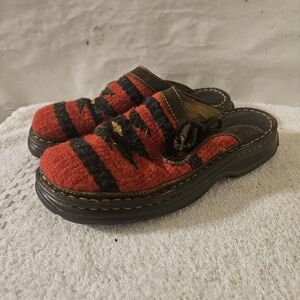 Born Womens 8m Southwest Indian Mule Clogs Sandals Red Wool Brown Leather
